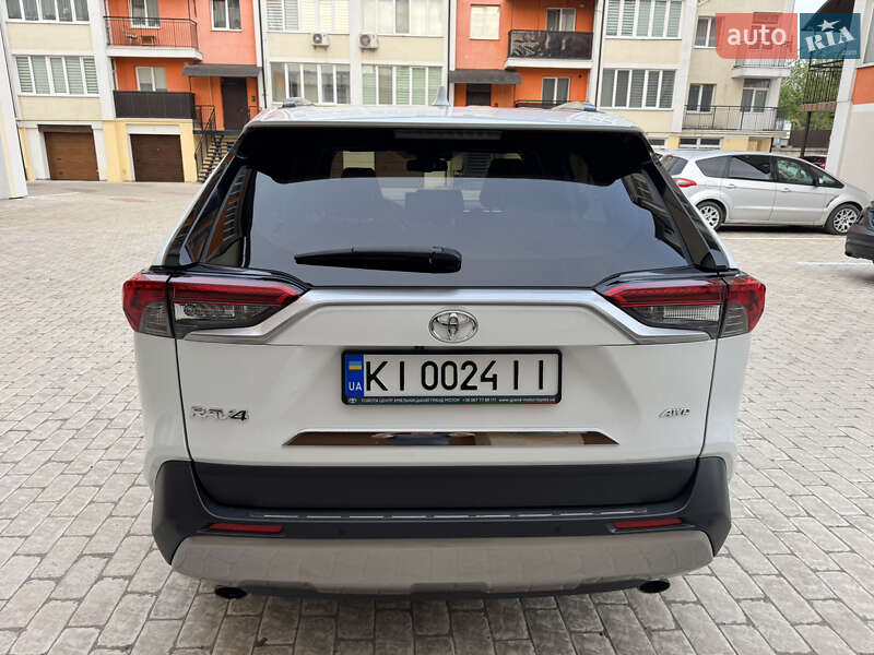Позашляховик / Кросовер Toyota RAV4 2023 в Львові