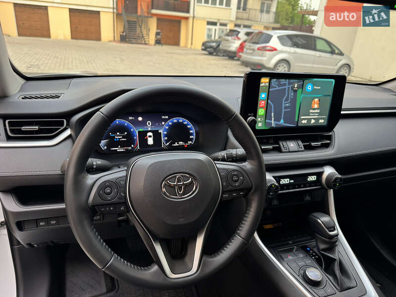 Позашляховик / Кросовер Toyota RAV4 2023 в Львові