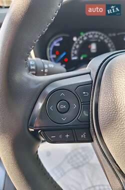 Позашляховик / Кросовер Toyota RAV4 2020 в 