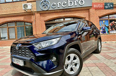 Внедорожник / Кроссовер Toyota RAV4 2020 в Днепре