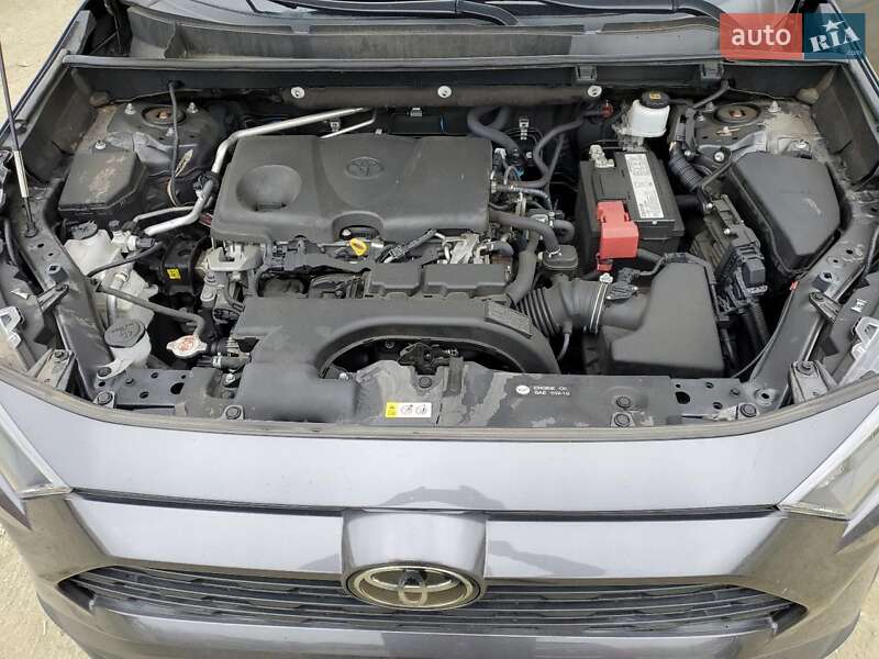 Внедорожник / Кроссовер Toyota RAV4 2019 в Черновцах