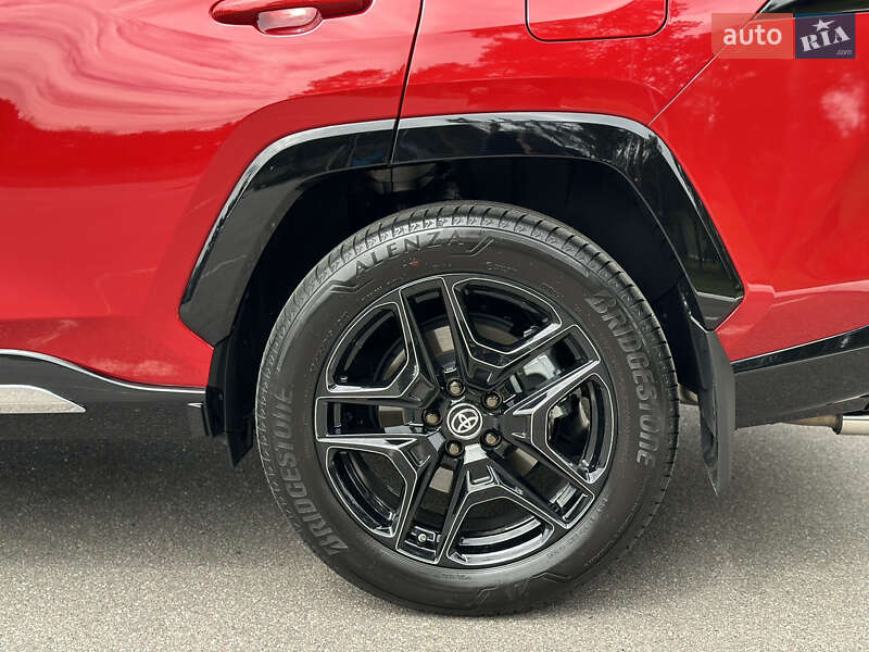 Внедорожник / Кроссовер Toyota RAV4 2024 в Киеве