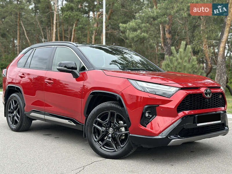 Внедорожник / Кроссовер Toyota RAV4 2024 в Киеве