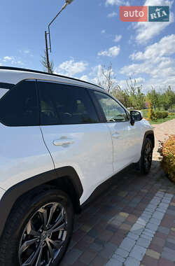 Внедорожник / Кроссовер Toyota RAV4 2021 в 
