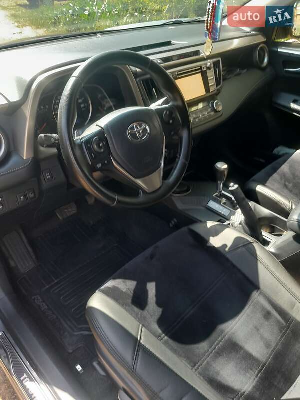 Позашляховик / Кросовер Toyota RAV4 2013 в Новоукраїнці