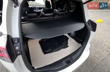 Внедорожник / Кроссовер Toyota RAV4 2016 в 