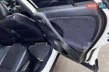Внедорожник / Кроссовер Toyota RAV4 2016 в 