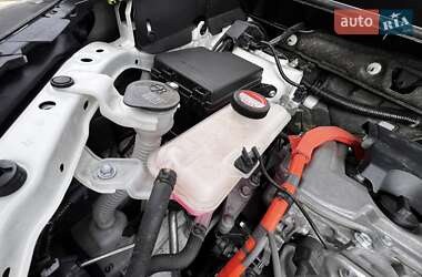 Внедорожник / Кроссовер Toyota RAV4 2016 в 
