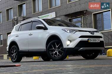 Внедорожник / Кроссовер Toyota RAV4 2016 в 