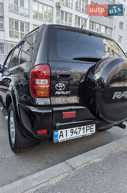 Позашляховик / Кросовер Toyota RAV4 2006 в 