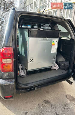 Позашляховик / Кросовер Toyota RAV4 2006 в 