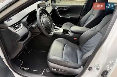 Внедорожник / Кроссовер Toyota RAV4 2024 в 