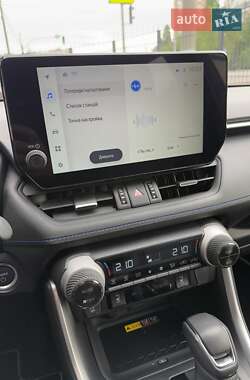 Внедорожник / Кроссовер Toyota RAV4 2024 в 
