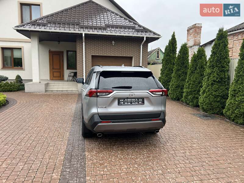 Позашляховик / Кросовер Toyota RAV4 2021 в Кропивницькому