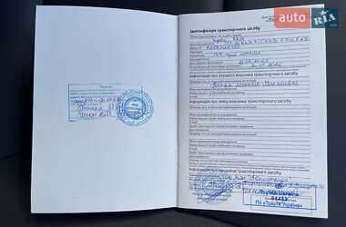 Позашляховик / Кросовер Toyota RAV4 2023 в 