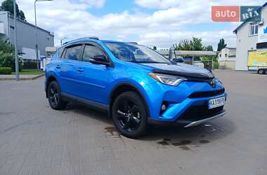 Позашляховик / Кросовер Toyota RAV4 2016 в Києві