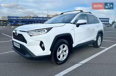 Позашляховик / Кросовер Toyota RAV4 2019 в 