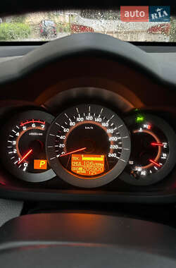 Внедорожник / Кроссовер Toyota RAV4 2011 в 
