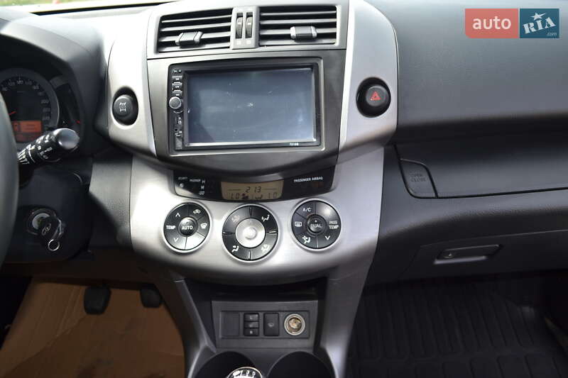 Позашляховик / Кросовер Toyota RAV4 2007 в Ромнах