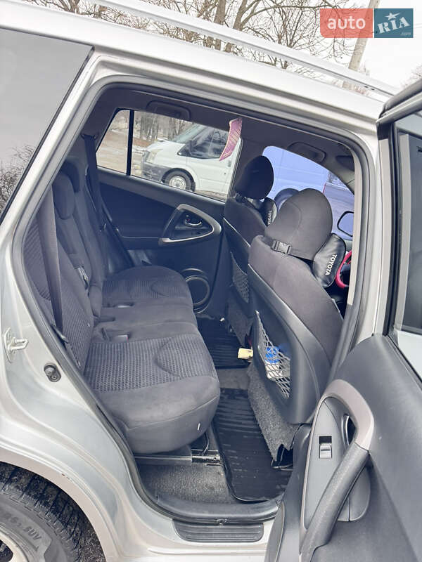 Внедорожник / Кроссовер Toyota RAV4 2007 в Перещепине