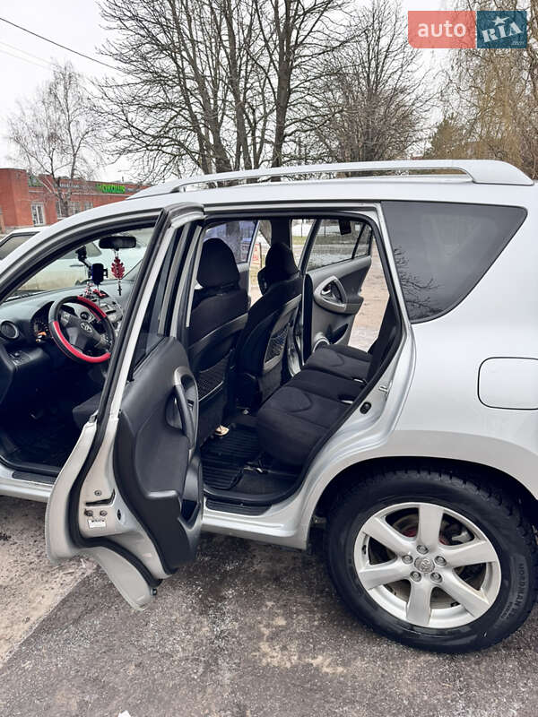 Внедорожник / Кроссовер Toyota RAV4 2007 в Перещепине