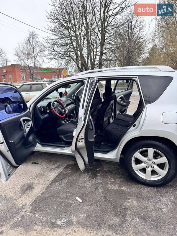 Внедорожник / Кроссовер Toyota RAV4 2007 в Перещепине