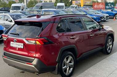 Позашляховик / Кросовер Toyota RAV4 2019 в 