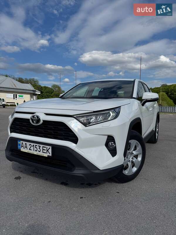 Позашляховик / Кросовер Toyota RAV4 2019 в Києві