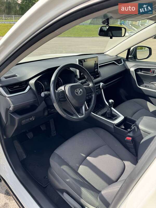 Позашляховик / Кросовер Toyota RAV4 2019 в Києві