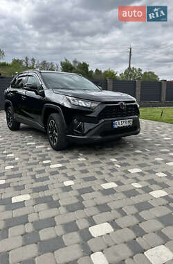 Позашляховик / Кросовер Toyota RAV4 2019 в 