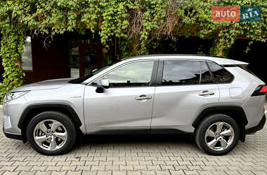 Позашляховик / Кросовер Toyota RAV4 2021 в 