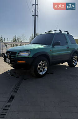 Внедорожник / Кроссовер Toyota RAV4 1997 в 