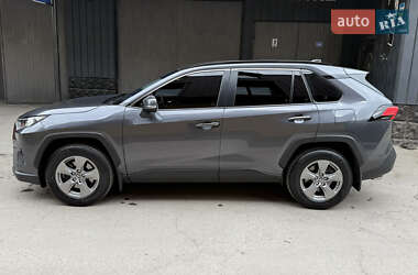 Внедорожник / Кроссовер Toyota RAV4 2023 в 