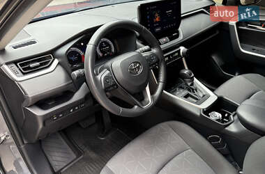 Внедорожник / Кроссовер Toyota RAV4 2023 в 