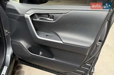 Внедорожник / Кроссовер Toyota RAV4 2023 в 