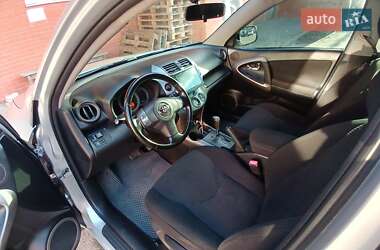 Позашляховик / Кросовер Toyota RAV4 2007 в 