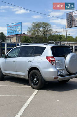 Внедорожник / Кроссовер Toyota RAV4 2011 в 