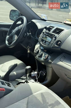 Внедорожник / Кроссовер Toyota RAV4 2011 в 
