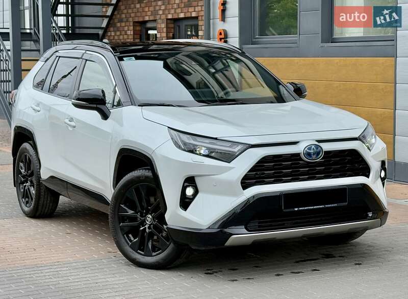 Внедорожник / Кроссовер Toyota RAV4 2023 в Белой Церкви