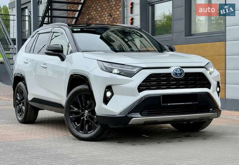 Внедорожник / Кроссовер Toyota RAV4 2023 в Белой Церкви