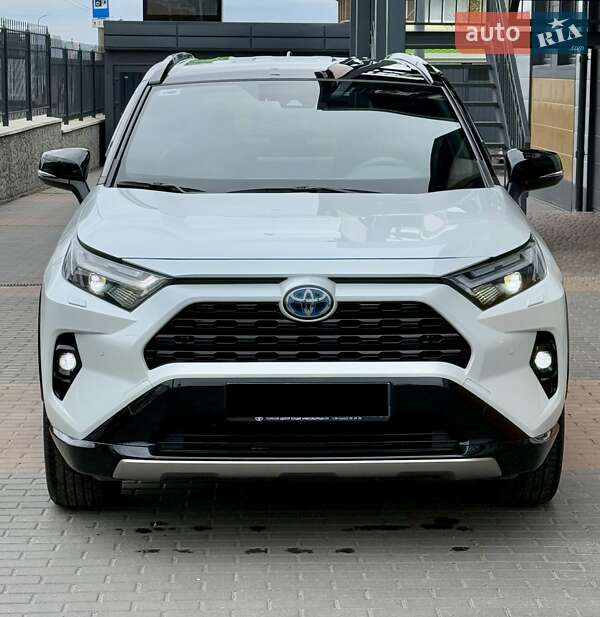 Внедорожник / Кроссовер Toyota RAV4 2023 в Белой Церкви