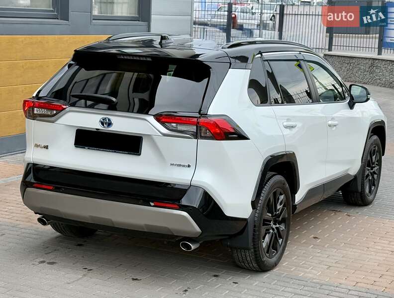 Внедорожник / Кроссовер Toyota RAV4 2023 в Белой Церкви