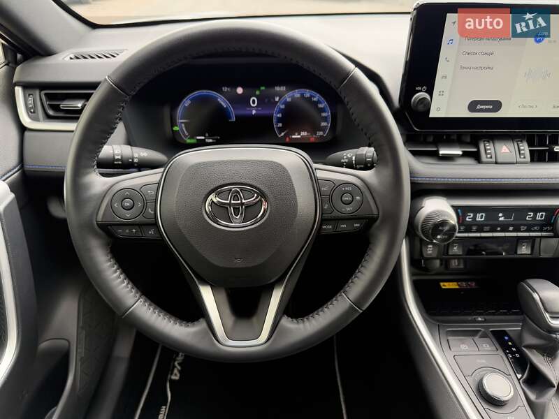 Внедорожник / Кроссовер Toyota RAV4 2023 в Белой Церкви