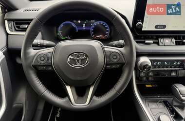 Позашляховик / Кросовер Toyota RAV4 2023 в 
