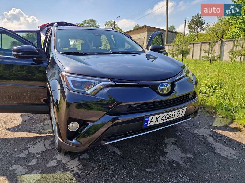 Позашляховик / Кросовер Toyota RAV4 2018 в Золочеві фото 15 Позашляховик / Кросовер Toyota RAV4 2018 в Золочеві