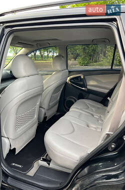 Позашляховик / Кросовер Toyota RAV4 2006 в 