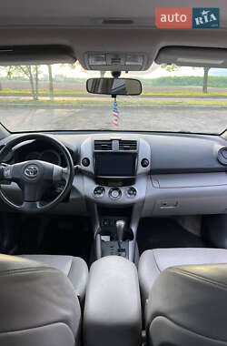 Позашляховик / Кросовер Toyota RAV4 2006 в 