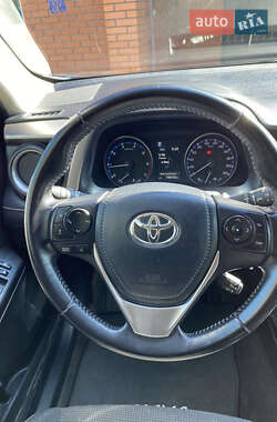 Позашляховик / Кросовер Toyota RAV4 2016 в 
