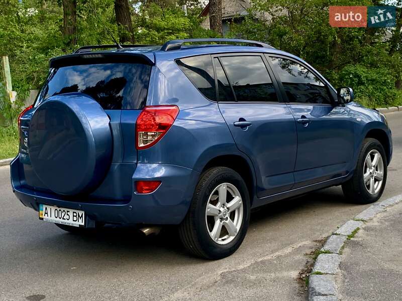 Позашляховик / Кросовер Toyota RAV4 2008 в Києві