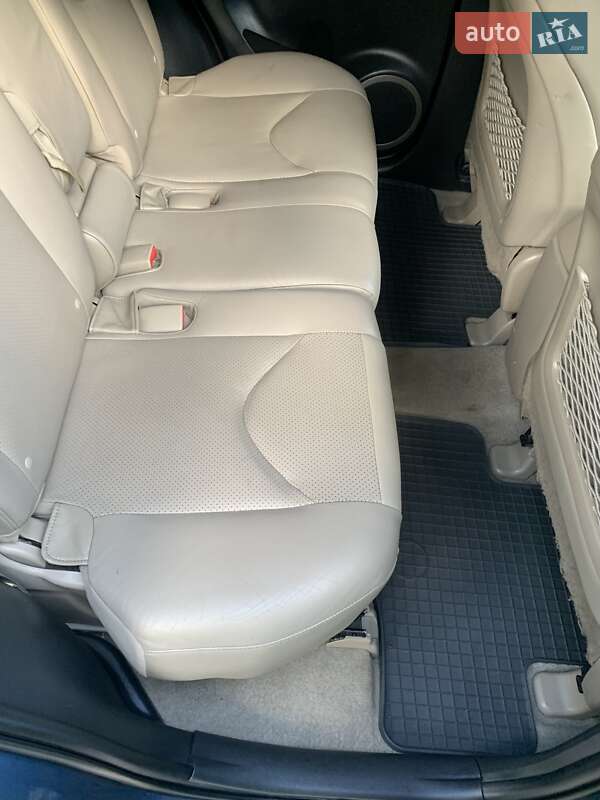 Позашляховик / Кросовер Toyota RAV4 2008 в Києві